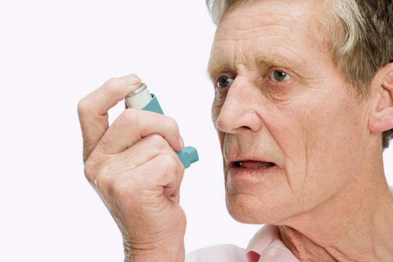 Atenuar os efeitos da asma nos idosos